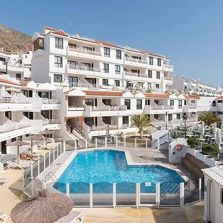 Greatly Located With Heated Pool, Cristianos 아파트 *