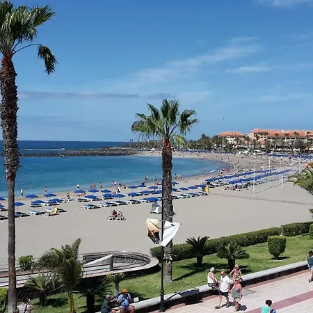 Greatly Located With Heated Pool, Cristianos Apartment *
