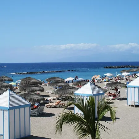 Greatly Located With Heated Pool, Cristianos Apartment