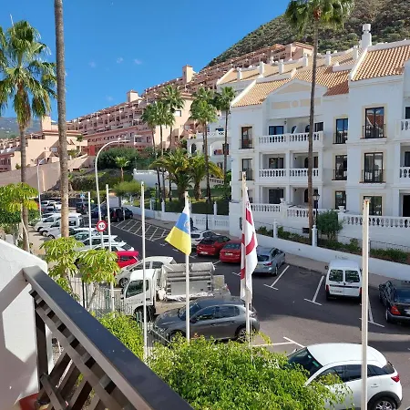 Greatly Located With Heated Pool, Cristianos Apartment