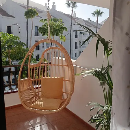 Greatly Located With Heated Pool, Cristianos Apartment