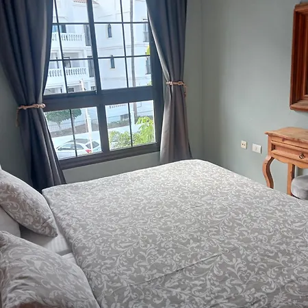 Greatly Located With Heated Pool, Cristianos アパート ロスクリスティアーノス