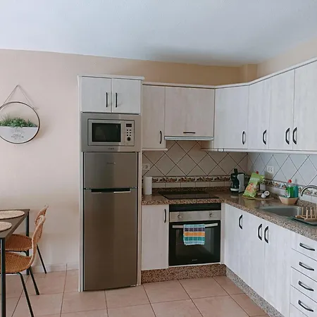 Greatly Located With Heated Pool, Cristianos *
