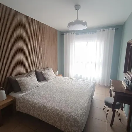 Apartamento Greatly Located With Heated Pool, Cristianos Los Cristianos (Tenerife)