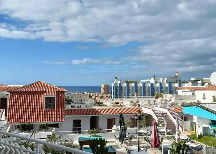 Greatly Located With Heated Pool, Cristianos Daire