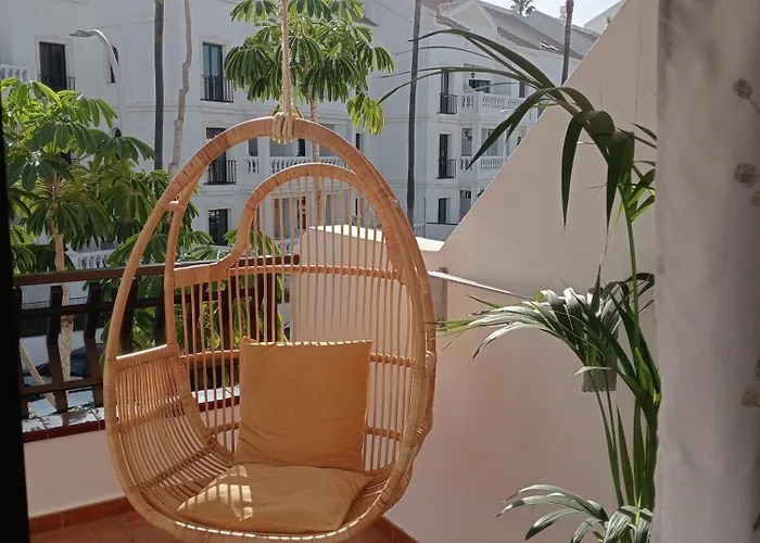 Greatly Located With Heated Pool, Cristianos Daire