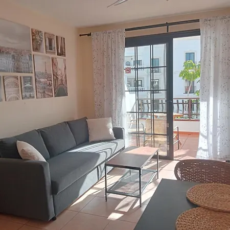 Greatly Located With Heated Pool, Cristianos Los Cristianos (Tenerife)