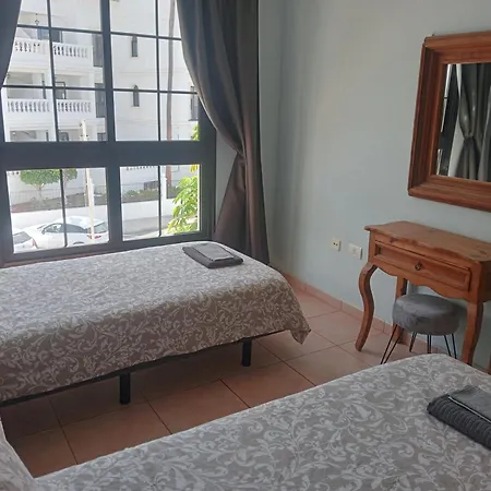 Greatly Located With Heated Pool, Cristianos *