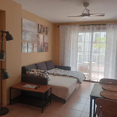Greatly Located With Heated Pool, Cristianos