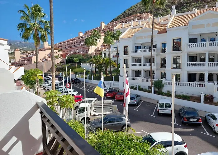 Greatly Located With Heated Pool, Cristianos Lejlighed