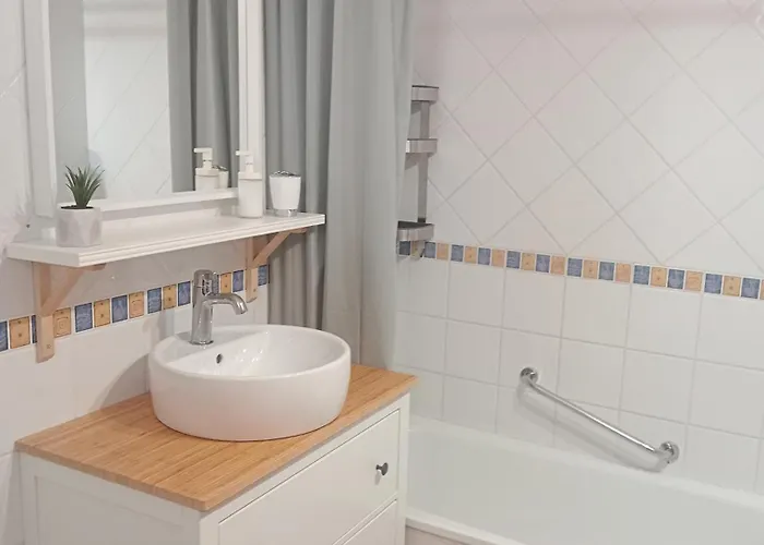 Greatly Located With Heated Pool, Cristianos