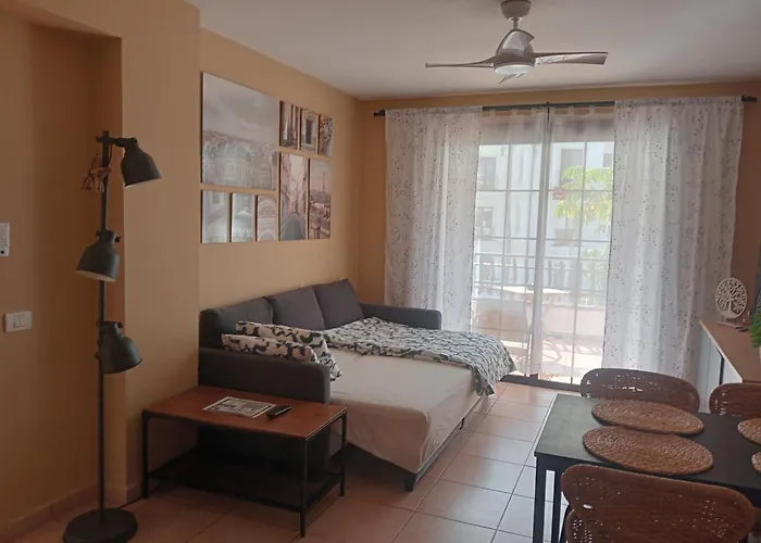 Greatly Located With Heated Pool, Cristianos