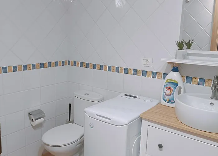 Greatly Located With Heated Pool, Cristianos