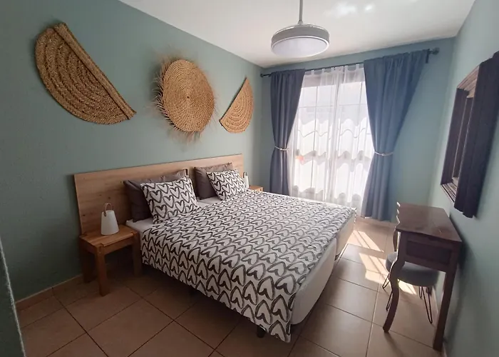 Apartament Greatly Located With Heated Pool, Cristianos *