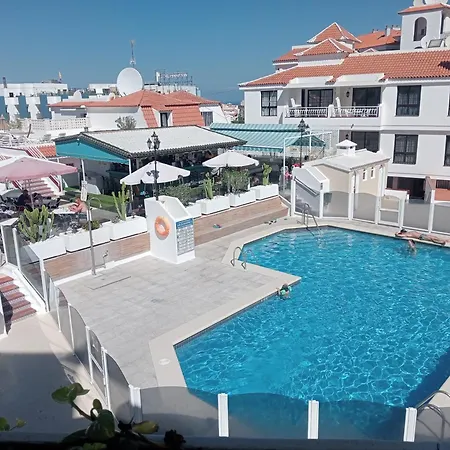 Apartamento Greatly Located With Heated Pool, Cristianos *